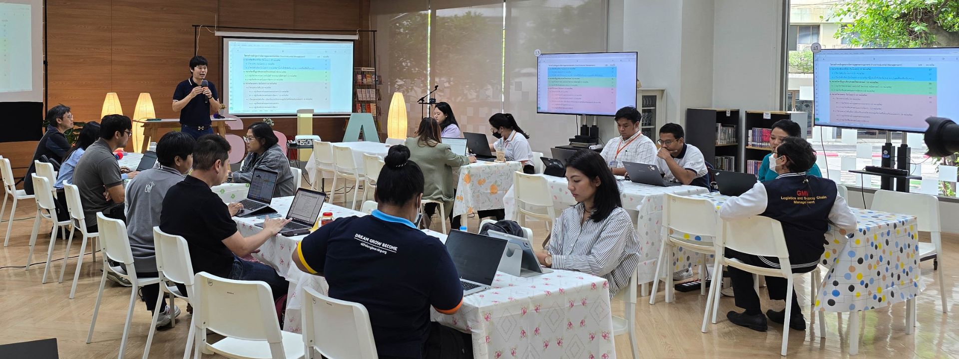 การจัดการศึกษาแบบศิลปวิทยาศาสตร์ (Arts & Science Education) แก่ทีมคณาจารย์ผู้สอนหลักสูตรการจัดการอุตสาหกรรมอาหาร